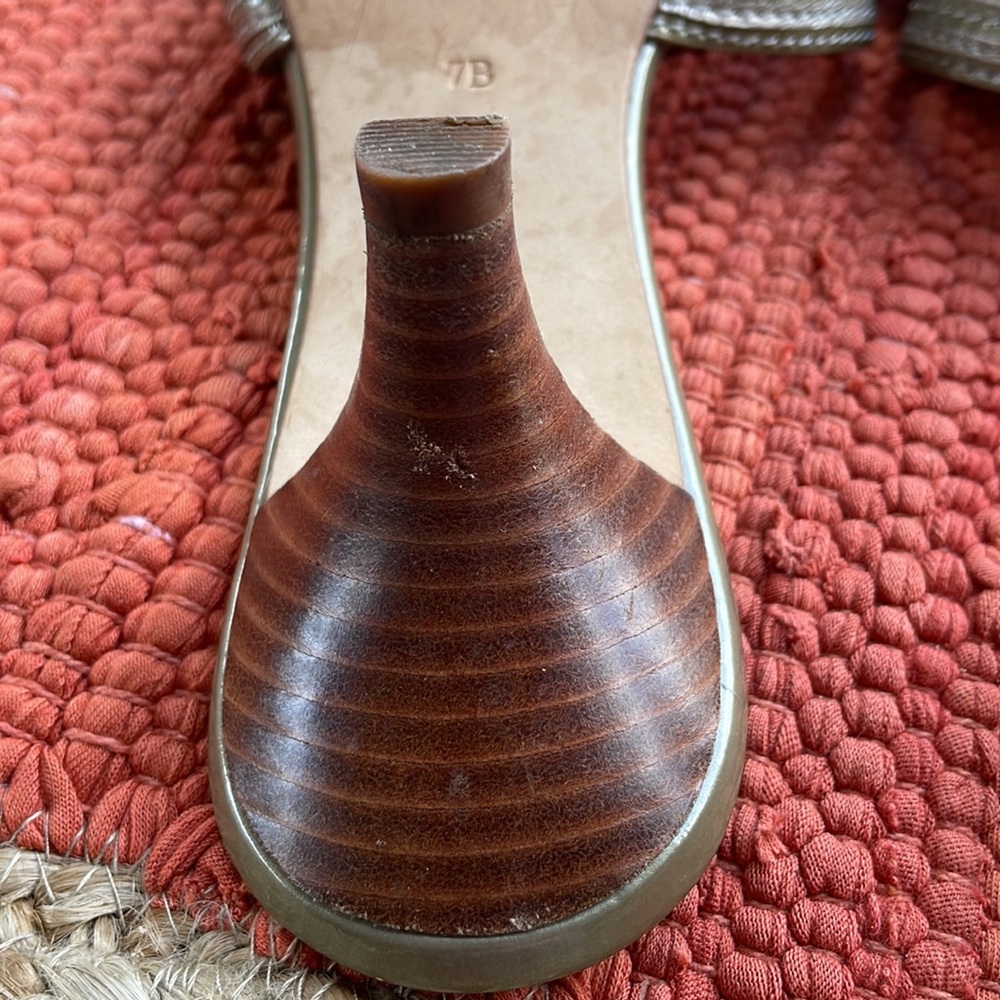 Cole Haan kitten heel sandals 7.0 - Picture 3 of 9